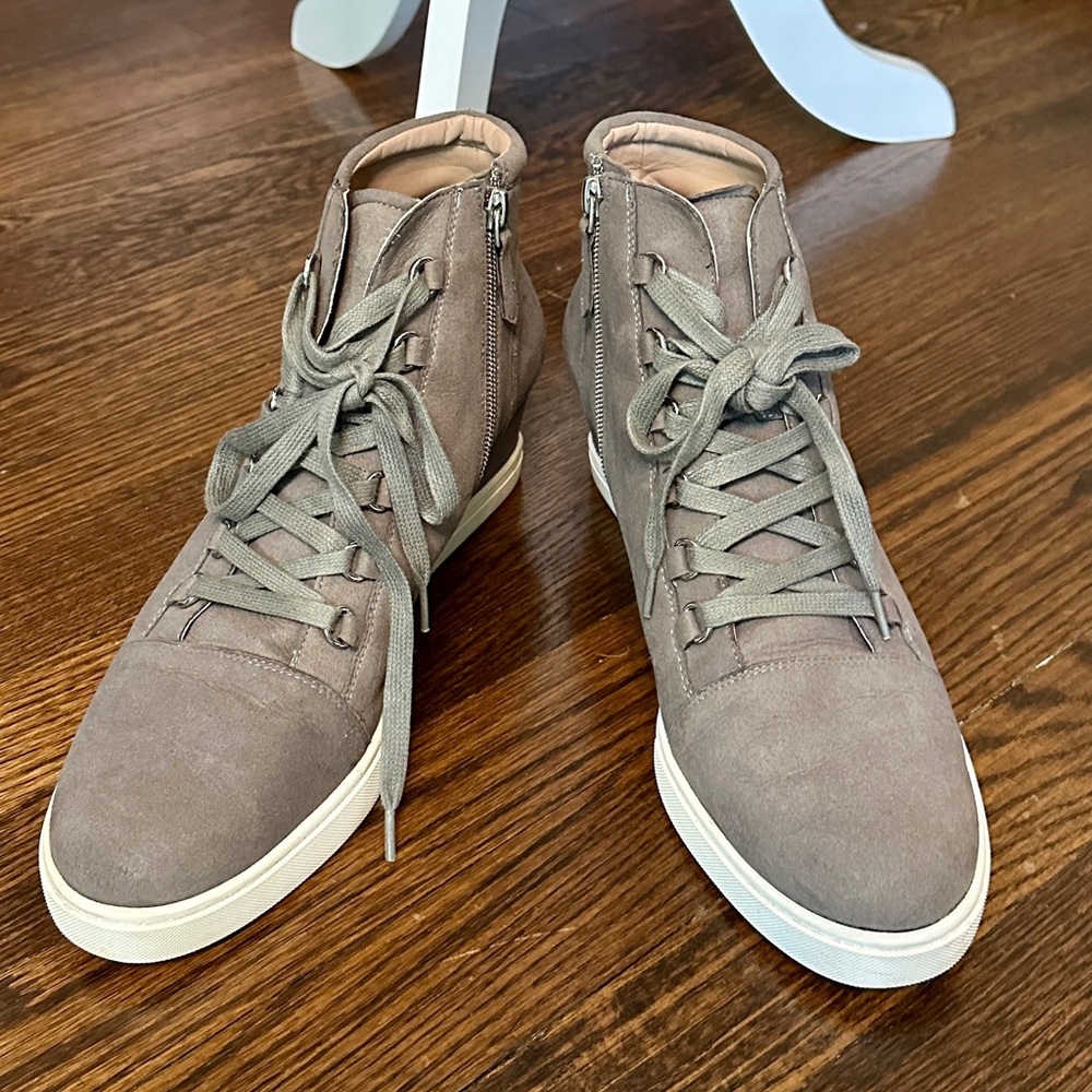 Linea Paolo Gray Wedge Sneakers, Size 11